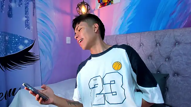 Snapshot of MaxiWildd chatting on February 2026 12:34:01 PM MaxiWildd online show from February 2026 12:34:01 PM