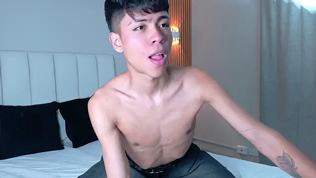 MaxiWildd online show from March 2026 01:17:01 PM