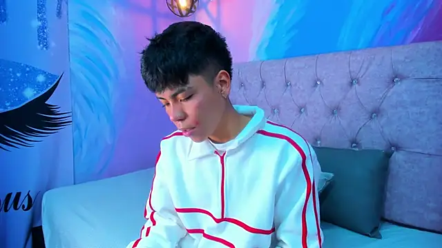 MaxiWildd online show from April 2026 01:16:01 PM