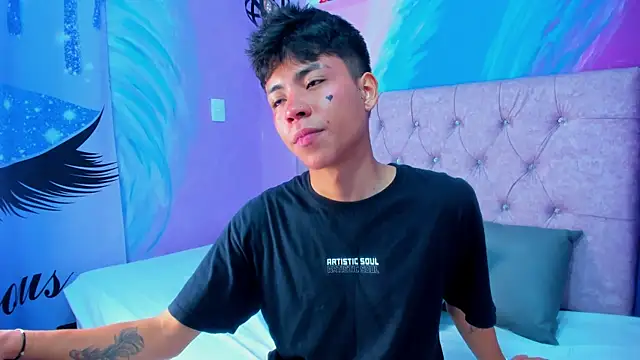 MaxiWildd online show from April 2026 01:15:02 PM