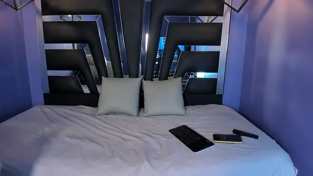 anne-brown13 online show from September 2025 07:35:02 PM