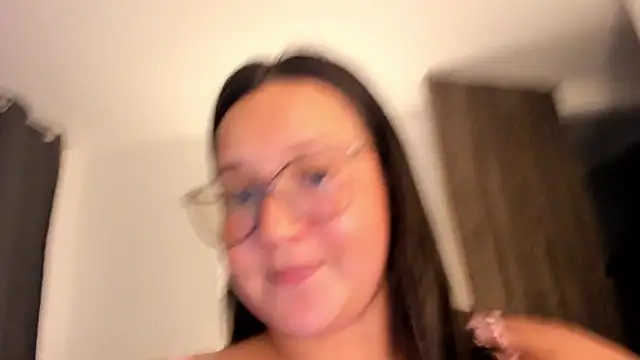 Kyleighc online show from February 2026 11:42:02 PM