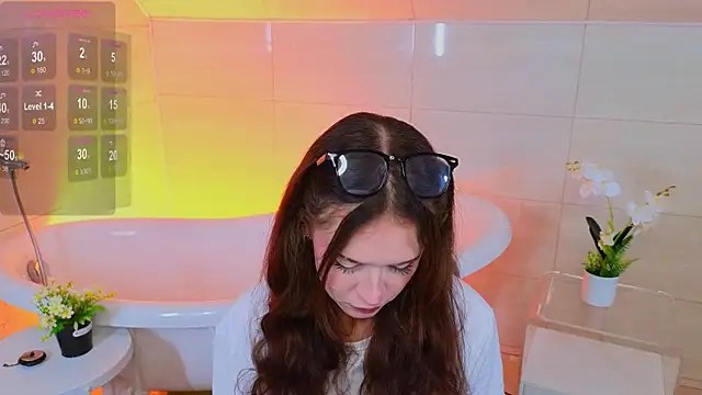 Adetta online show from September 2025 11:55:01 AM