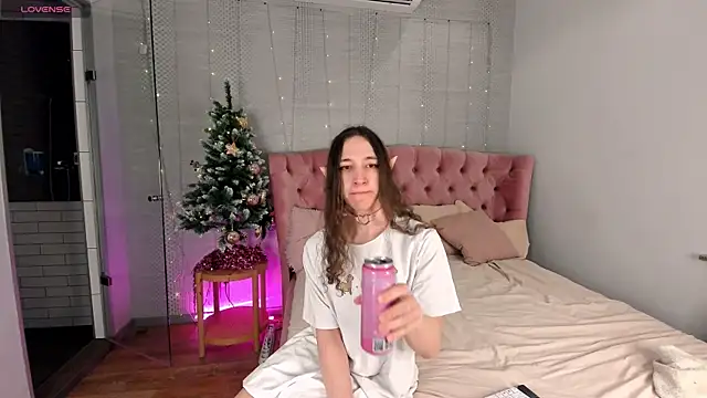 Snapshot of SilverMuse chatting on January 2026 08:03:01 PM SilverMuse online show from January 2026 08:03:01 PM