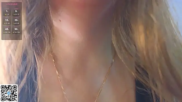 Snapshot of miss_bubbles_ chatting on October 2025 11:17:01 PM miss bubbles online show from October 2025 11:17:01 PM