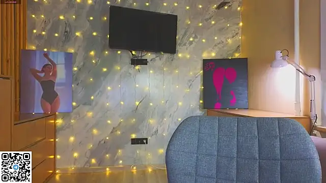 Snapshot of miss_bubbles_ chatting on December 2025 12:48:01 AM miss bubbles online show from December 2025 12:48:01 AM