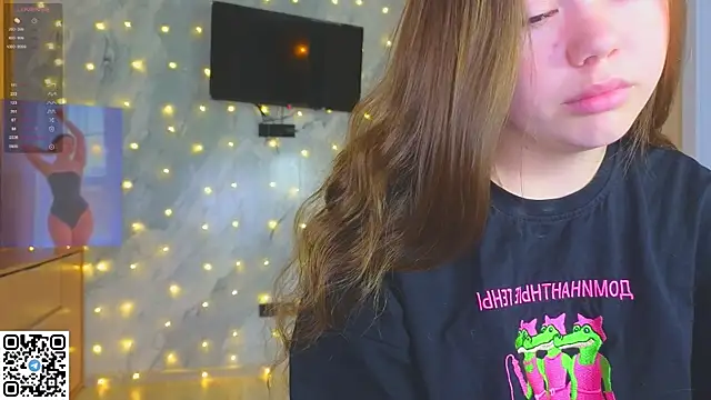 Snapshot of miss_bubbles_ chatting on December 2025 11:22:01 PM miss bubbles online show from December 2025 11:22:01 PM