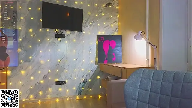 Snapshot of miss_bubbles_ chatting on December 2025 11:23:01 PM miss bubbles online show from December 2025 11:23:01 PM