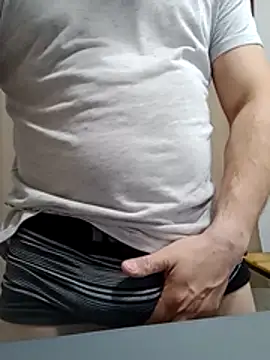 Bradd 32 online show from August 2026 03:38:02 AM