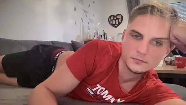 Sweetbooy90 online show from October 2025 01:09:02 PM