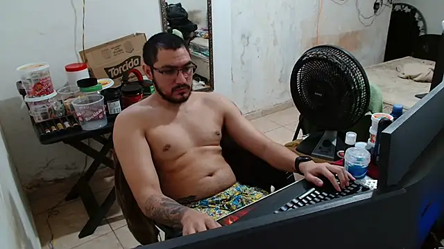 Leonino231 online show from October 2025 07:14:01 PM