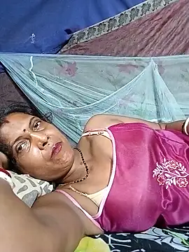 Snapshot of Savita992 chatting on June 2026 09:18:02 AM Savita992 online show from June 2026 09:18:02 AM