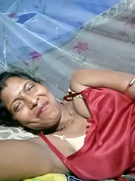 Snapshot of Savita992 chatting on June 2026 11:35:01 PM Savita992 online show from June 2026 11:35:01 PM