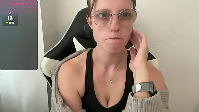 BustyKellyXXX online show from October 2025 01:22:01 PM