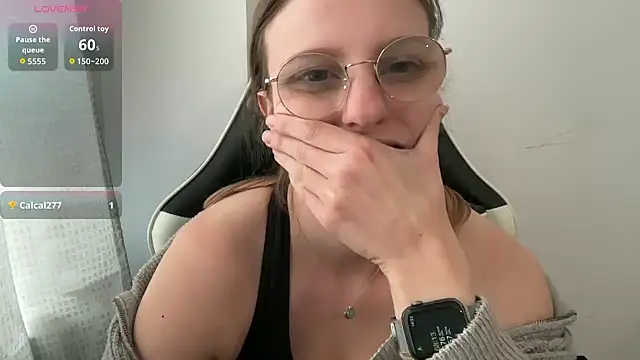 BustyKellyXXX online show from April 2026 01:23:01 PM