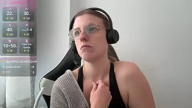 BustyKellyXXX online show from April 2026 10:46:02 AM