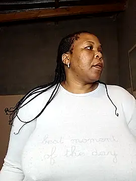 Moretl online show from October 2025 10:32:02 PM