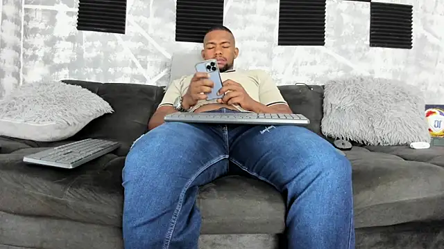 Snapshot of big_blackmen19 chatting on June 2026 01:01:02 PM big blackmen19 online show from June 2026 01:01:02 PM
