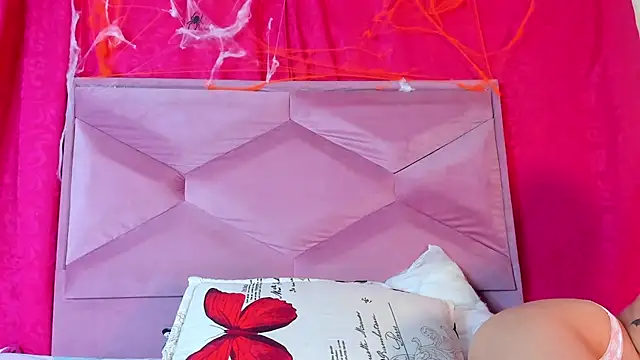 BellaaRossy online show from October 2025 05:35:02 PM