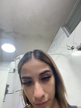 Babylovetiernax online show from April 2026 12:30:01 AM