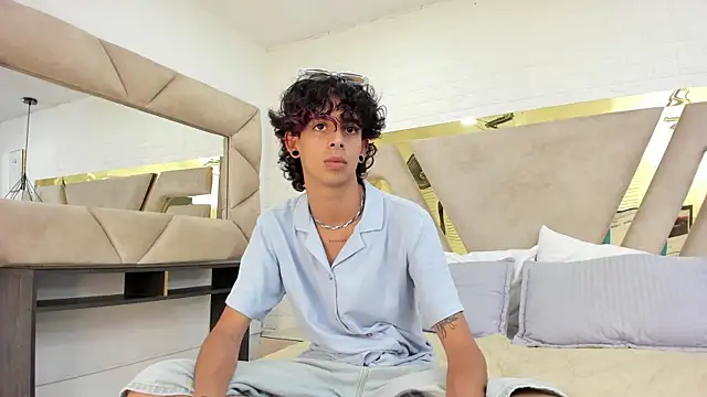 Ibratxandy online show from September 2025 08:53:02 PM