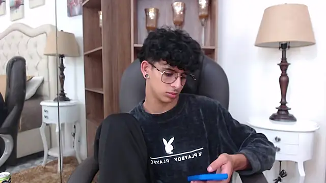 Ibratxandy online show from March 2026 07:30:01 PM