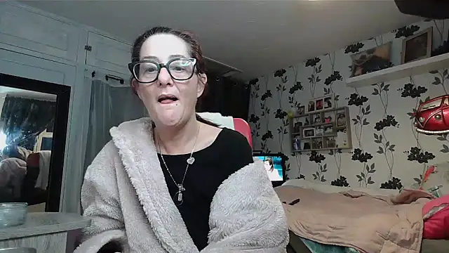 Mistress-Ivy51 online show from February 2026 06:39:02 AM