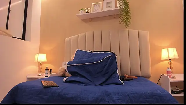 Snapshot of Rachel_Donnelly chatting on November 2025 04:33:02 AM Rachel Donnelly online show from November 2025 04:33:02 AM