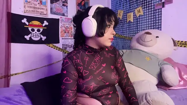 Snapshot of PixelKitty_ chatting on June 2026 03:37:01 AM PixelKitty online show from June 2026 03:37:01 AM