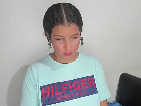 Snapshot of Hellen_scot chatting on November 2025 11:54:02 PM Hellen scot online show from November 2025 11:54:02 PM