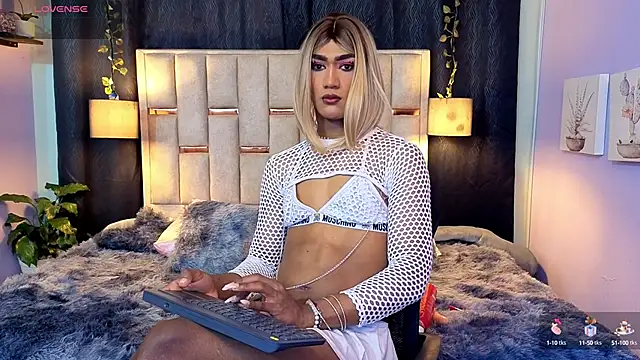 Hanzking01 online show from September 2025 03:40:01 AM