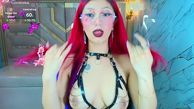 lola bonnie r online show from October 2025 07:36:02 PM