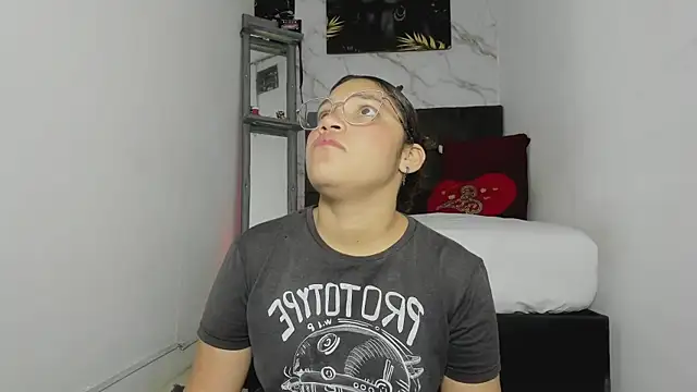 Snapshot of aly_n_sebas chatting on October 2025 12:14:02 PM aly n sebas online show from October 2025 12:14:02 PM