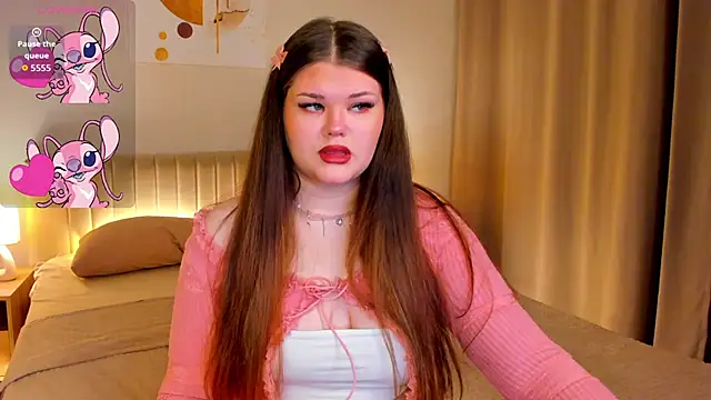 Snapshot of elle_one chatting on September 2025 03:39:02 AM elle one online show from September 2025 03:39:02 AM