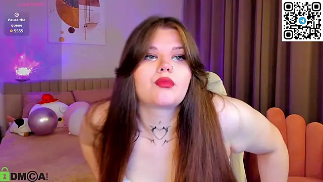 Snapshot of elle_one chatting on September 2025 03:20:01 AM elle one online show from September 2025 03:20:01 AM