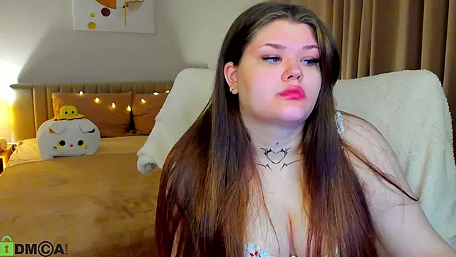 Snapshot of elle_one chatting on November 2025 03:40:02 AM elle one online show from November 2025 03:40:02 AM