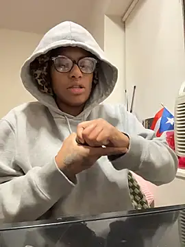 Snapshot of Tu_GataLinda chatting on November 2025 05:29:01 AM Tu GataLinda online show from November 2025 05:29:01 AM