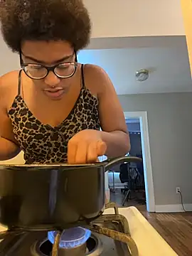 Snapshot of Tu_GataLinda chatting on November 2025 05:12:01 PM Tu GataLinda online show from November 2025 05:12:01 PM