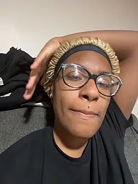 Snapshot of Tu_GataLinda chatting on November 2025 01:41:02 AM Tu GataLinda online show from November 2025 01:41:02 AM