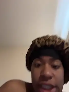 Snapshot of Tu_GataLinda chatting on January 2026 05:38:02 PM Tu GataLinda online show from January 2026 05:38:02 PM