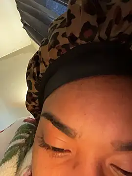 Snapshot of Tu_GataLinda chatting on January 2026 01:49:02 PM Tu GataLinda online show from January 2026 01:49:02 PM