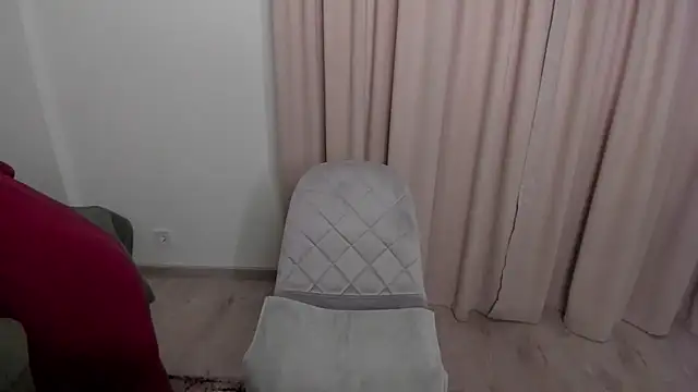 sofielovely  online show from December 2025 01:17:04 PM