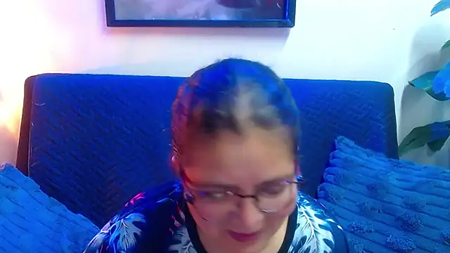Snapshot of Linda_banks_ chatting on May 2026 01:44:01 AM Linda banks online show from May 2026 01:44:01 AM