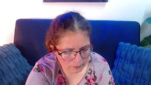 Snapshot of Linda_banks_ chatting on May 2026 01:45:01 AM Linda banks online show from May 2026 01:45:01 AM