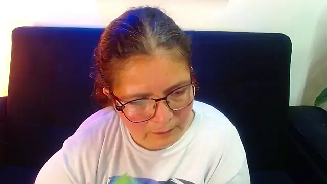 Snapshot of Linda_banks_ chatting on May 2026 01:43:02 AM Linda banks online show from May 2026 01:43:02 AM