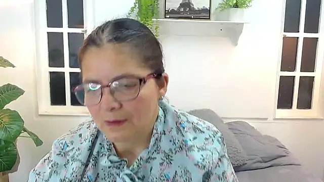 Snapshot of Linda_banks_ chatting on May 2026 11:32:02 PM Linda banks online show from May 2026 11:32:02 PM