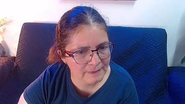 Snapshot of Linda_banks_ chatting on May 2026 01:57:16 AM Linda banks online show from May 2026 01:57:16 AM