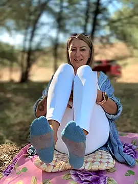 Milena-MilfaXXX online show from September 2025 04:34:02 AM