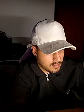 Mineirinhoot online show from December 2025 02:29:02 AM