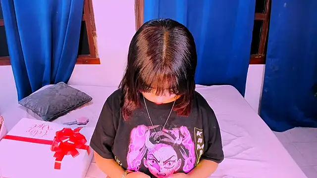 nahomy ryans online show from September 2025 07:23:01 AM